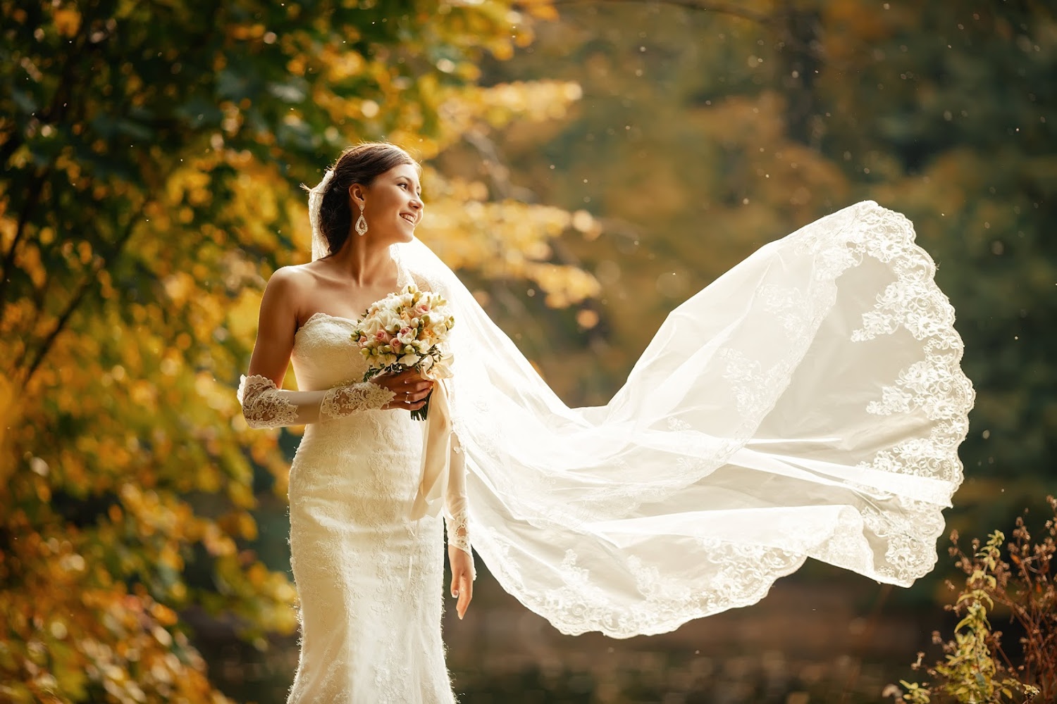 Свадебные платья для осени